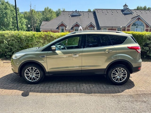 Ford Kuga Suv White #2