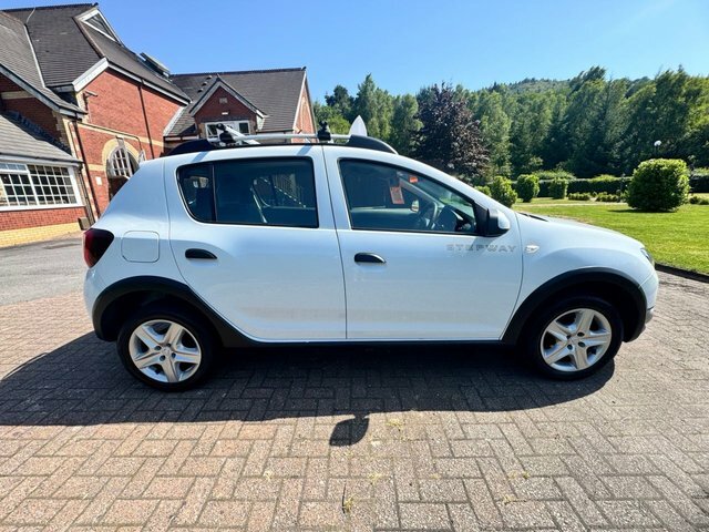 Dacia Sandero Stepway Hatchback White #5