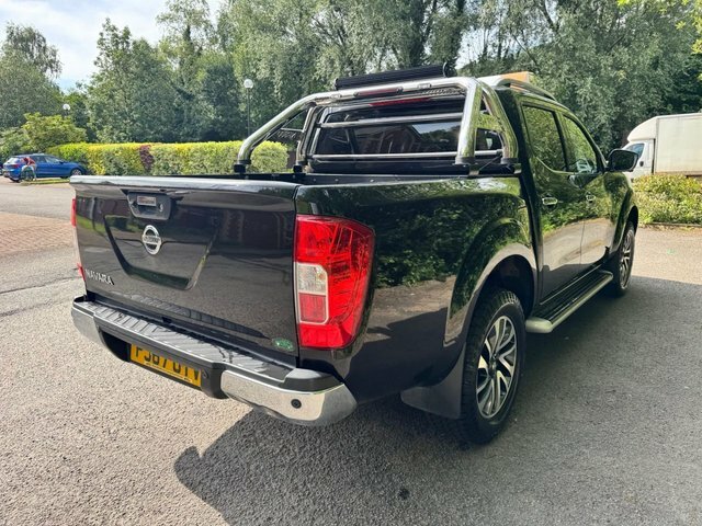 Nissan Navara Pickup Black #4