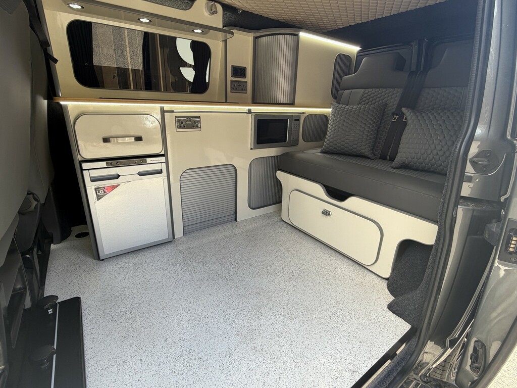 Volkswagen Transporter 2L Startline White #45
