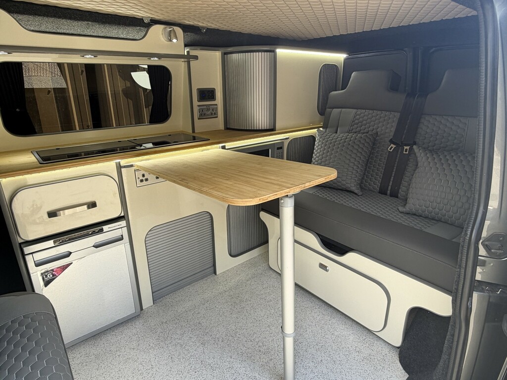 Volkswagen Transporter 2L Startline White #51