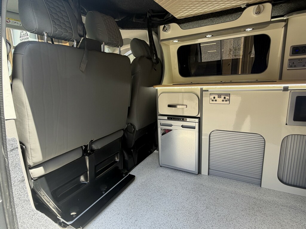 Volkswagen Transporter 2L Startline White #53