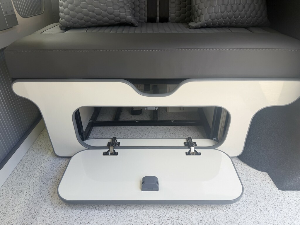 Volkswagen Transporter 2L Startline White #63
