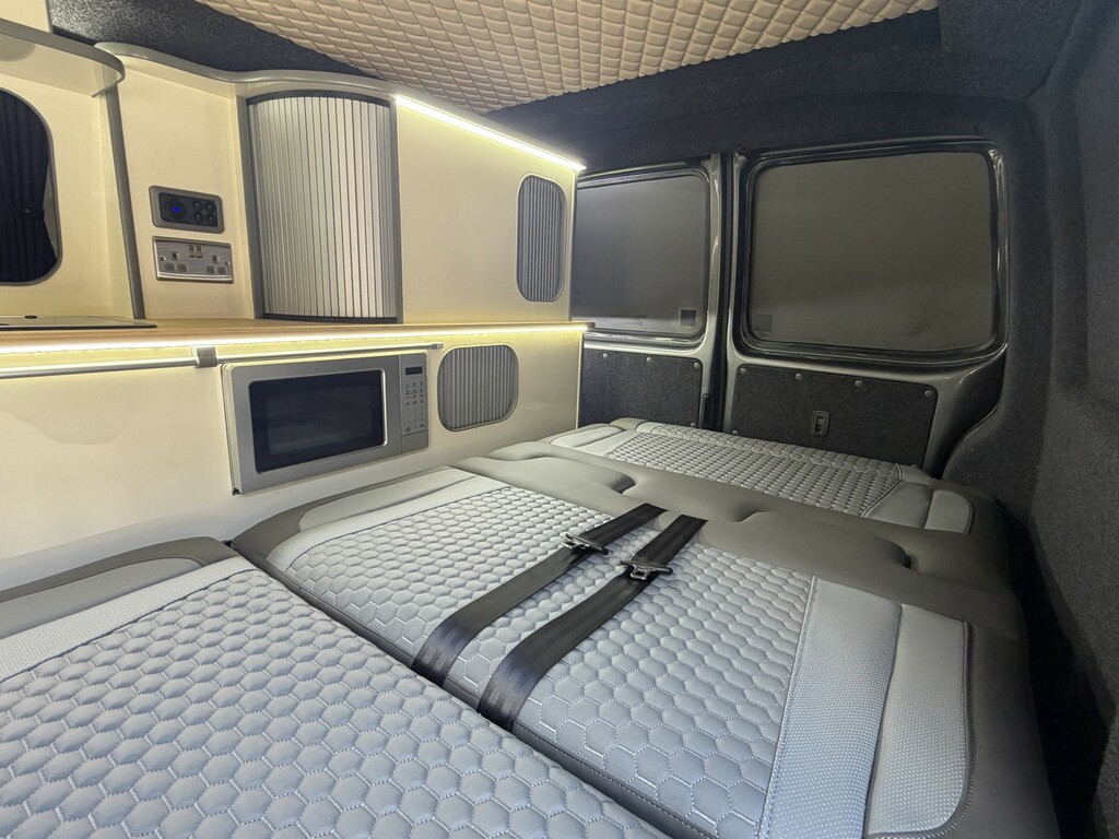Volkswagen Transporter 2L Startline White #48