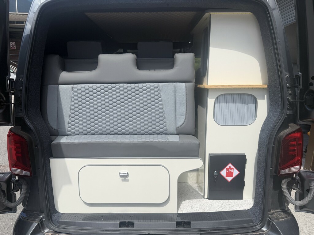 Volkswagen Transporter 2L Startline White #72