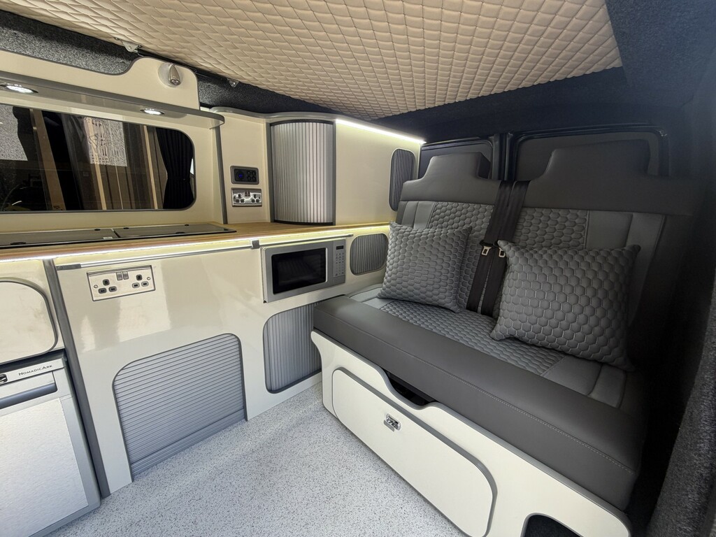 Volkswagen Transporter 2L Startline White #44