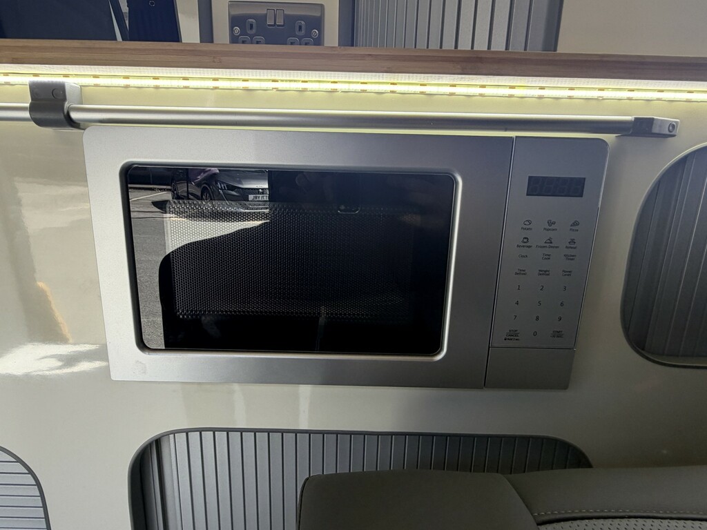 Volkswagen Transporter 2L Startline White #57