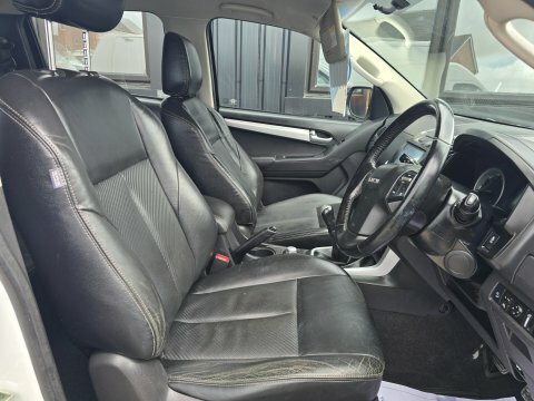 Isuzu D-Max 2.5Td Yukon Double Cab 4X4 Black #9