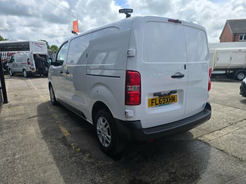 Vauxhall Vivaro L1h1 2900 Edition White #4