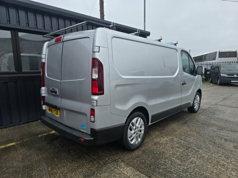 Renault Trafic Mpv White #7