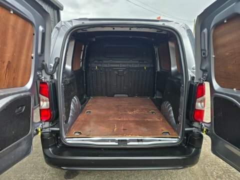 Citroen Berlingo Electric Silver #7