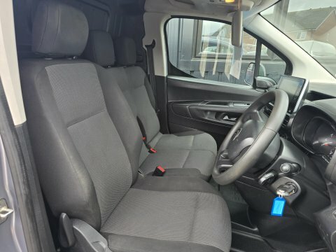 Citroen Berlingo Electric Silver #9