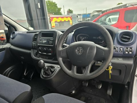 Vauxhall Vivaro Cdti 2900 Biturbo Ecotec U3383 Ulez Silver #8