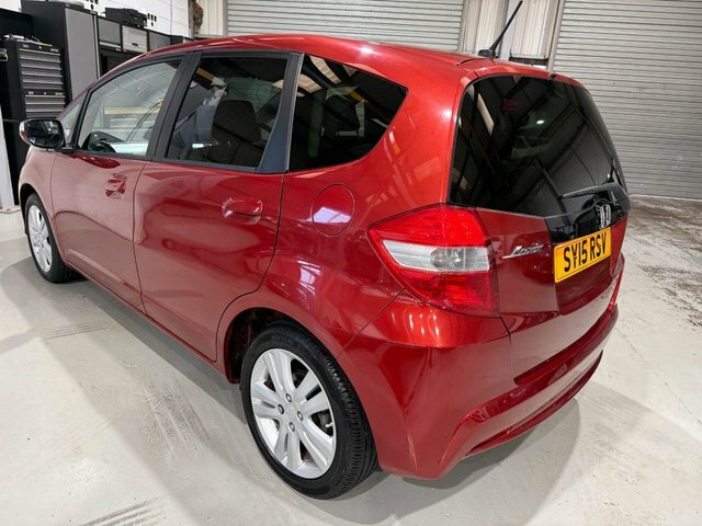 Honda Jazz 2015 1.4 I-vtec Es Plus Hatchback Cvt E Red #5