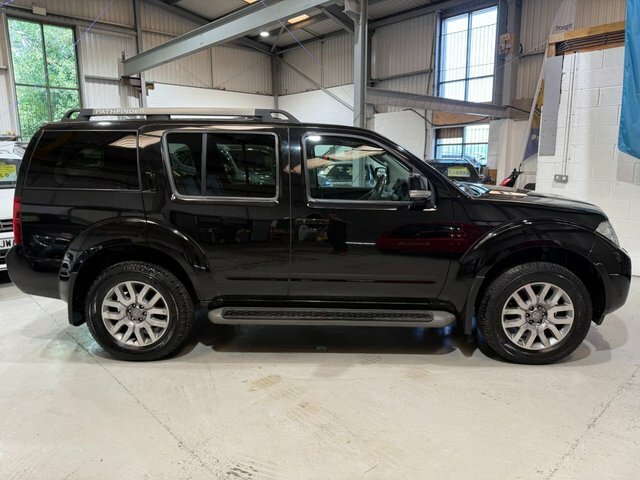 Nissan Pathfinder 2014 2.5 Dci Tekna Suv 4Wd Euro Black #2