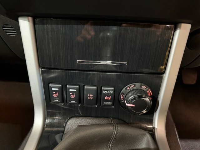 Nissan Pathfinder Dci Tekna Grey #22