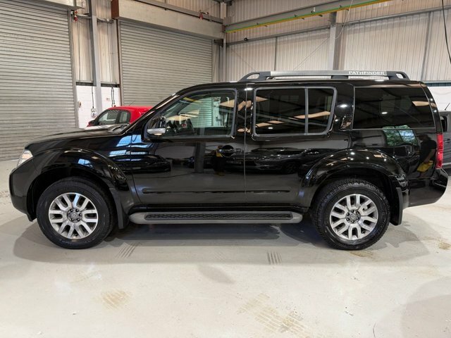 Nissan Pathfinder 2014 2.5 Dci Tekna Suv 4Wd Euro Black #4