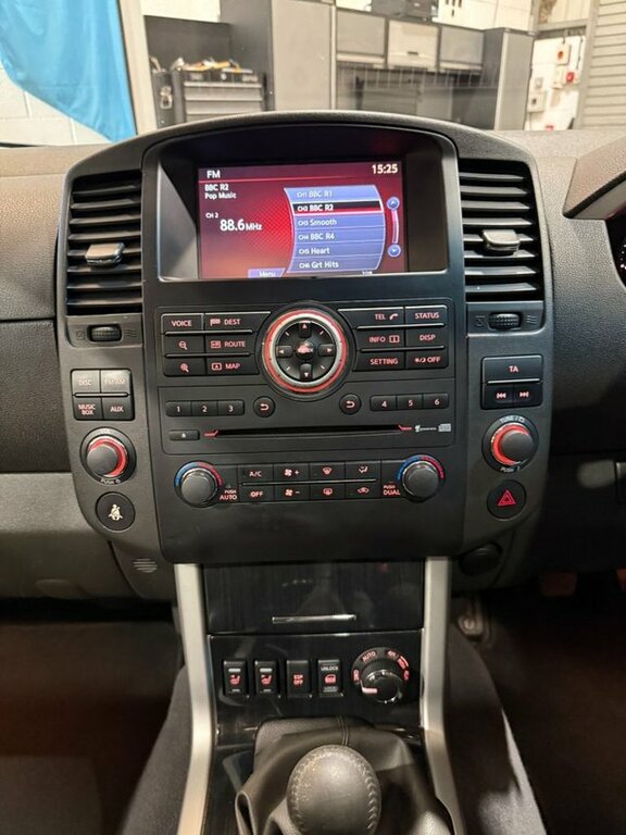 Nissan Pathfinder Dci Tekna Grey #20