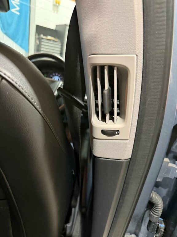 Volvo XC60 2L R-design Nav Blue #28