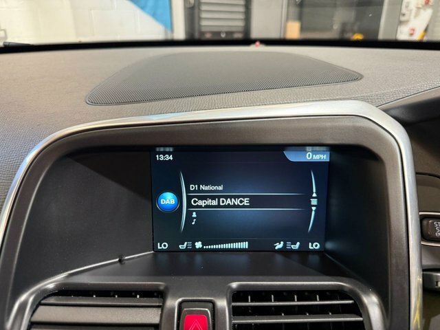Volvo XC60 2L R-design Nav Blue #20
