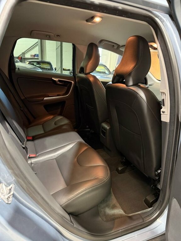 Volvo XC60 2L R-design Nav Blue #12