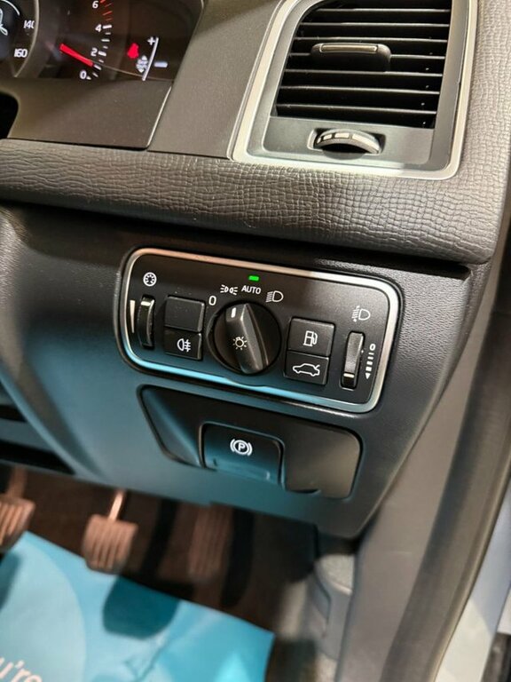 Volvo XC60 2L R-design Nav Blue #27