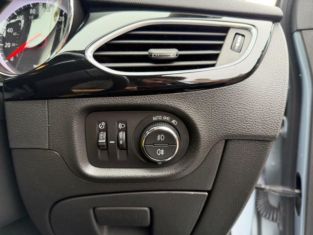 Vauxhall Astra 1.6 Cdti Ecotec Blueinjection Tech Line Nav Sports Black #19