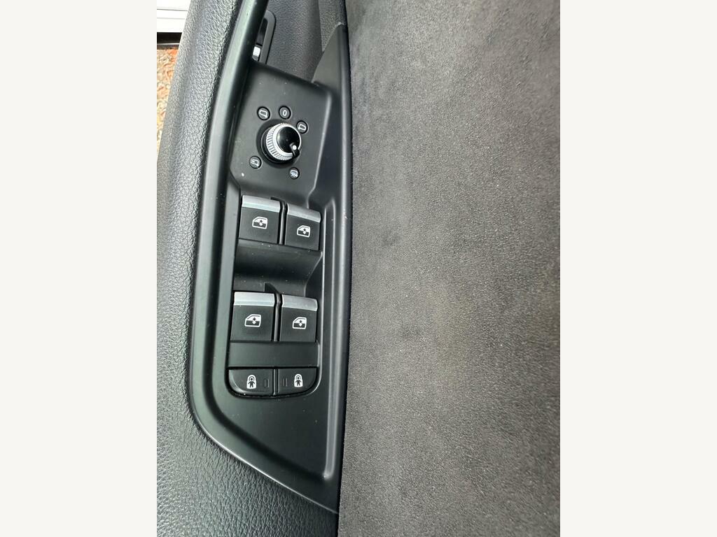 Audi A4 35 Tdi Black Edition S Tronic Comfortsound Black #9