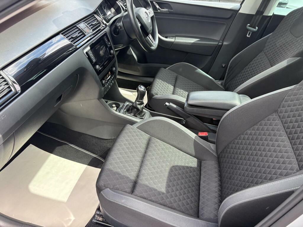 Skoda Rapid Spaceback 1L Se Tech Blue #11