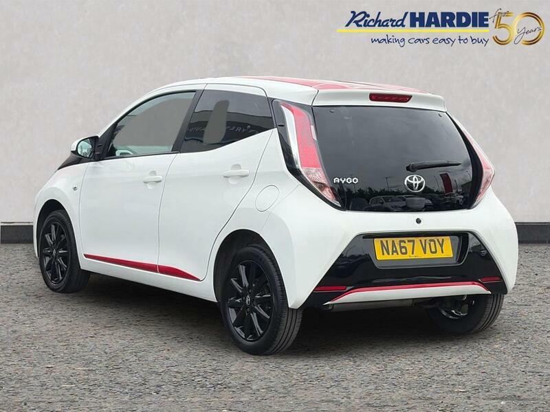 Toyota Aygo 1.0 Vvt-i X-press Euro 6 NA67VOY White #2