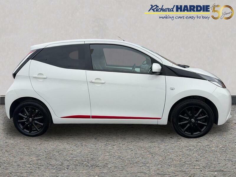 Toyota Aygo 1.0 Vvt-i X-press Euro 6 NA67VOY White #3