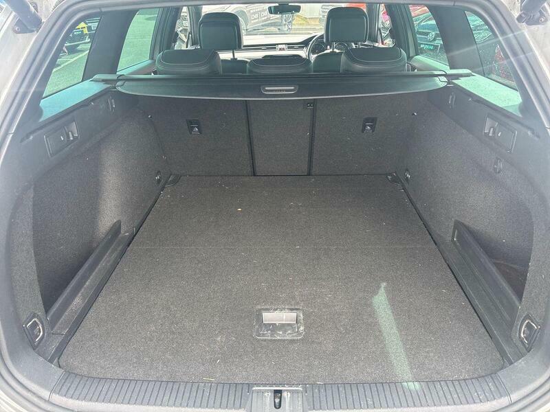 Volkswagen Passat 2.0 Tdi Evo Scr Se Nav Dsg Black #20