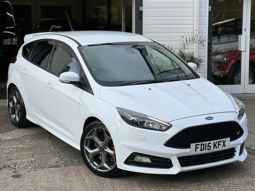 Ford Focus 2.0 T Ecoboost St-3 White