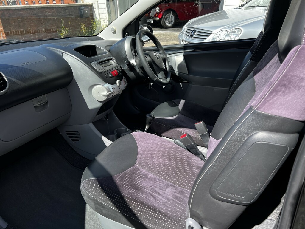 Toyota Aygo 1.0 Vvt-i Black Black #2