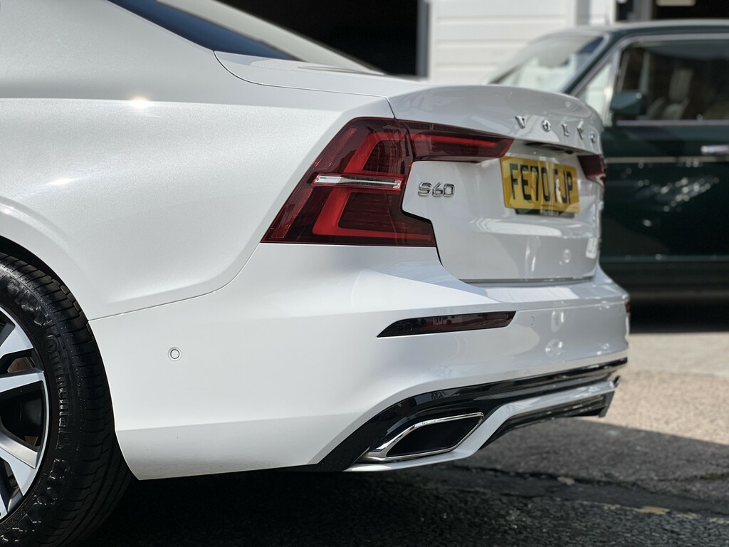 Volvo S60 2.0 R-design Plus T5 White #6