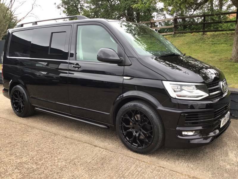 Volkswagen Transporter 2.0 Tdi Bmt 204 Highline Van Dsg Kombi 6 Seats - 2 AP19YSR Black #2