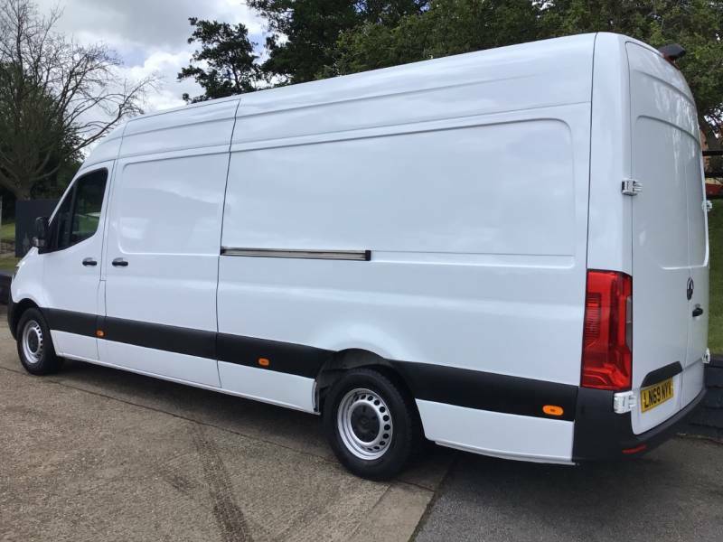 Mercedes-Benz Sprinter 3.5T H2 Van - 2019 69 White #5