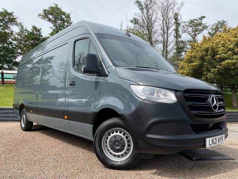 Mercedes-Benz Sprinter 3.5T H2 Progressive Van Grey