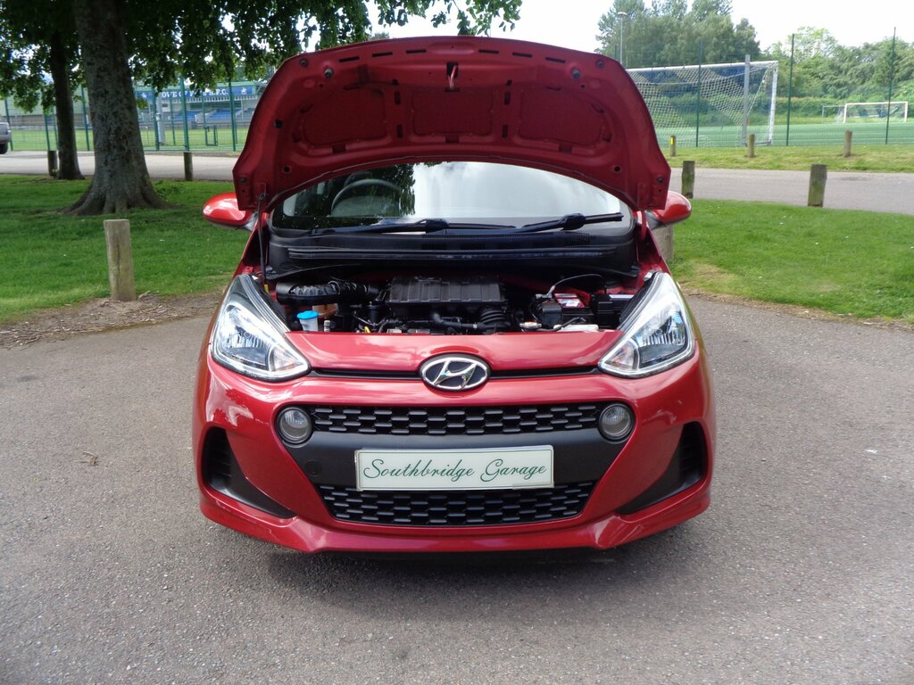 Hyundai I10 1.0 Se 5-Door SN17PGO Red #6