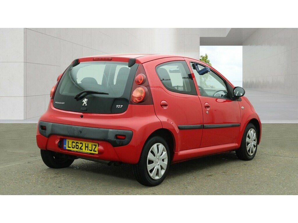 Peugeot 107 Active Red #5