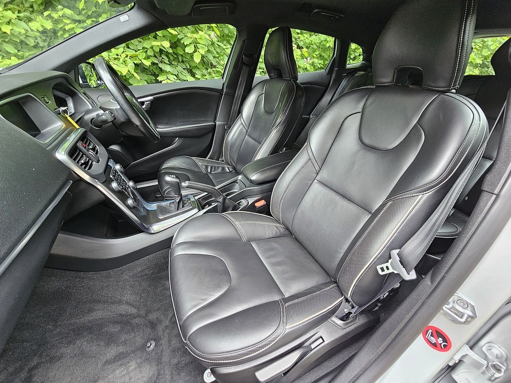 Volvo V40 D4 R-design Lux Nav Silver #5