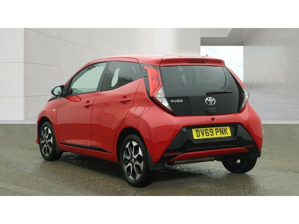 Toyota Aygo Vvt-i X-trend Red #4