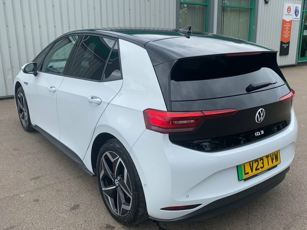 Volkswagen ID.3 2023 Pro S 77Kwh Tour Hatchback LV23TVW White #5