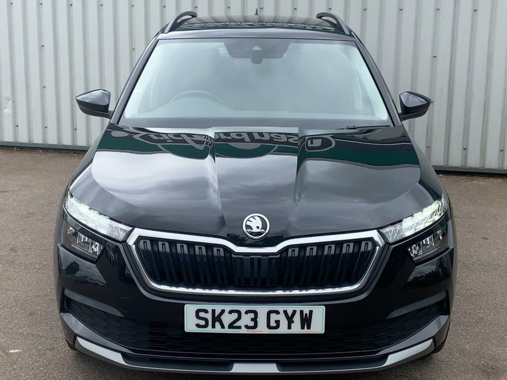 Skoda Kamiq 2023 1.0 Tsi Se Drive Suv Euro 6 SK23GYW Black #2