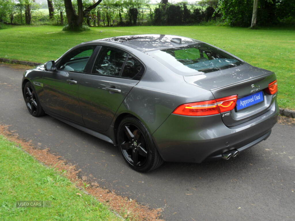 Jaguar XE Black #13