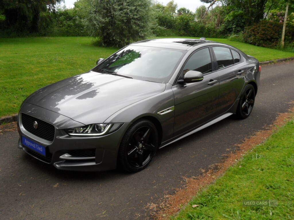 Jaguar XE Black #15