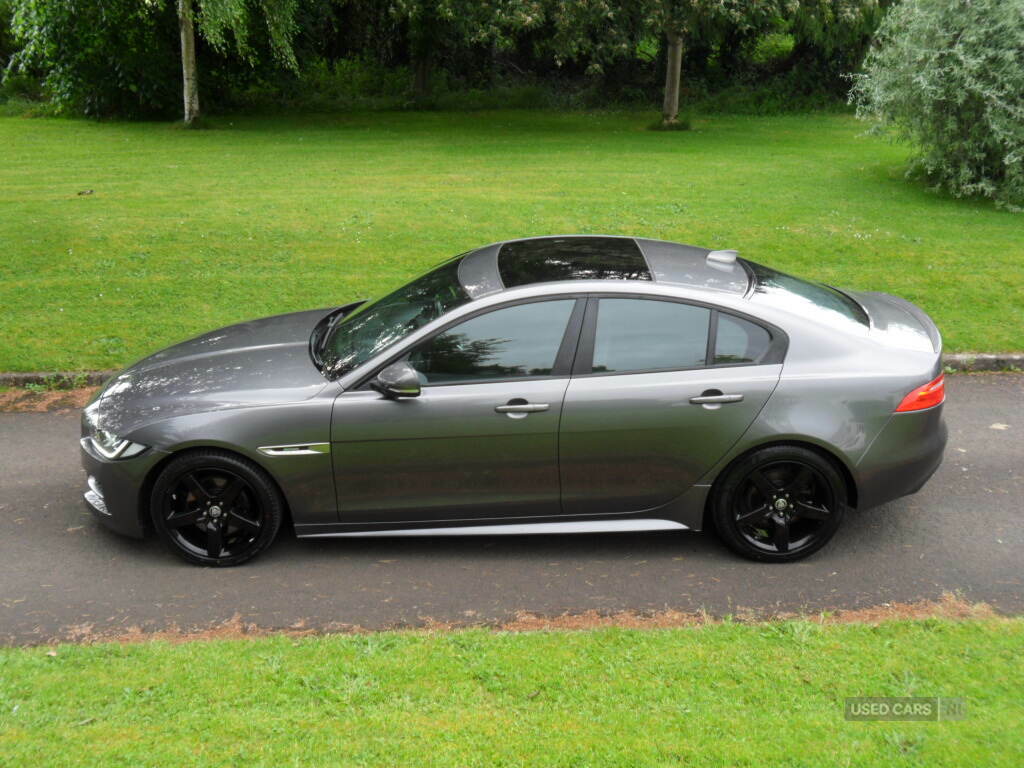 Jaguar XE Black #14