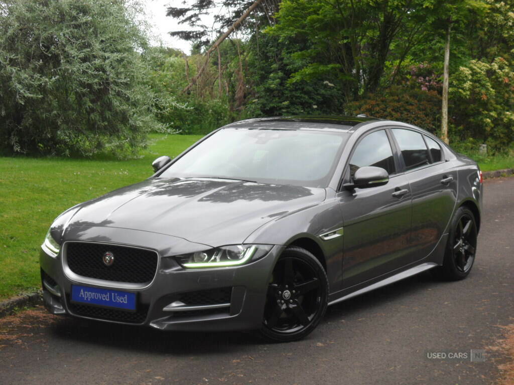 Jaguar XE Black #26