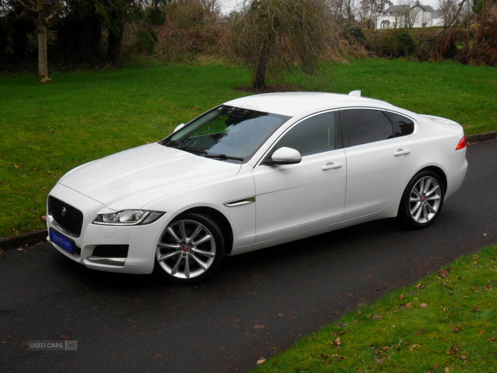 Jaguar XF 2.0D 180 Prestige White #2