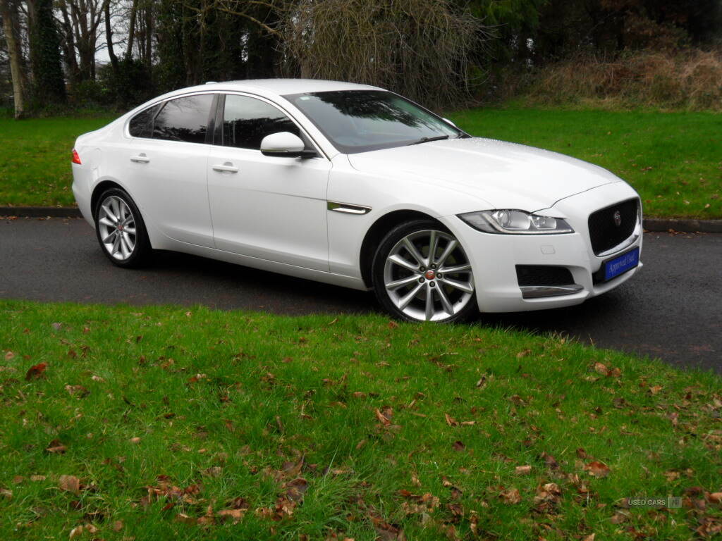 Jaguar XF 2.0D 180 Prestige White #4